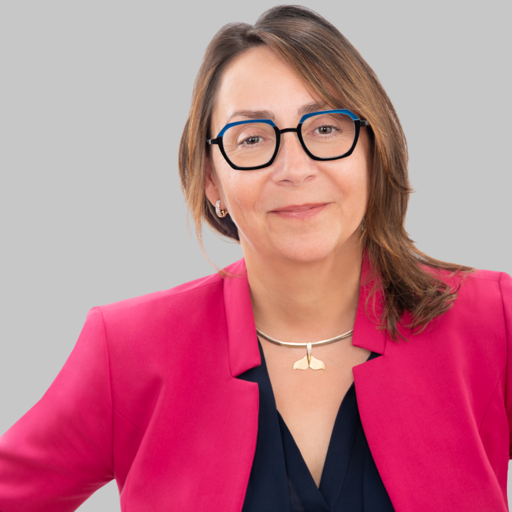 Mary Lou Newbold - Headshot Grey Square